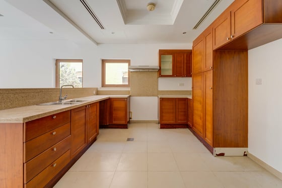 Unique Architecture | Spacious | Huge Garden, picture 22
