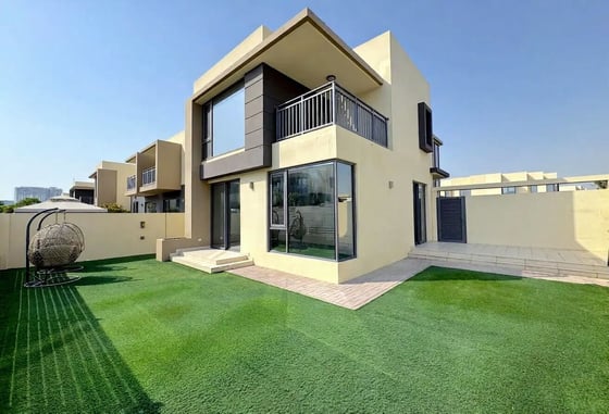 Corner Plot | Well Maintained | Single Row, picture 1