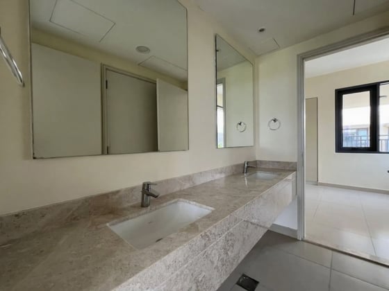 Corner Plot | Well Maintained | Single Row, picture 7