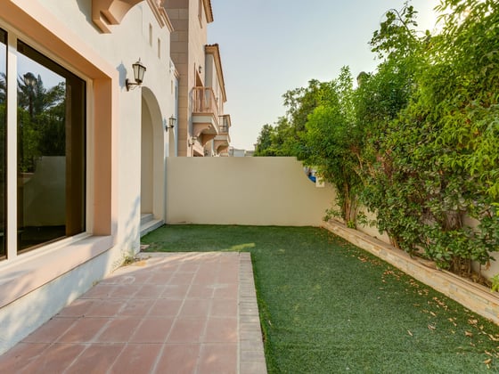 Golf Community | Vacant | Spacious Garden, picture 3