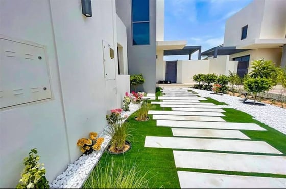 Large Plot | Single Row | Landscaped Garden, picture 2