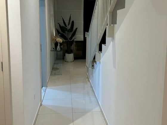 Elegant Villa | Landscaped Garden | Vacant, picture 5