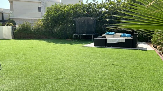 Elegant Villa | Landscaped Garden | Vacant, picture 19
