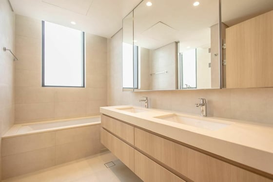 Brand New | Vacant | Contemporary Elegance, picture 8