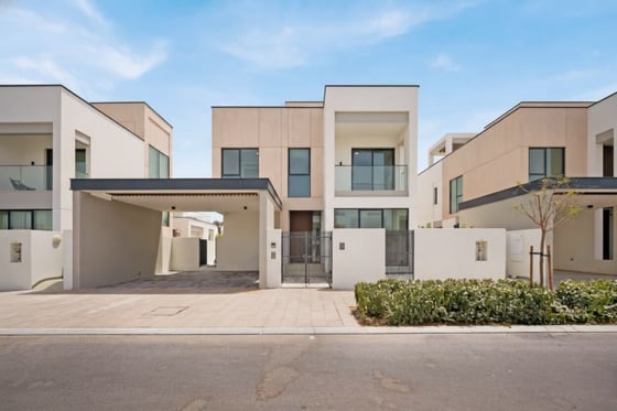 Brand New | Vacant | Contemporary Elegance, picture 1