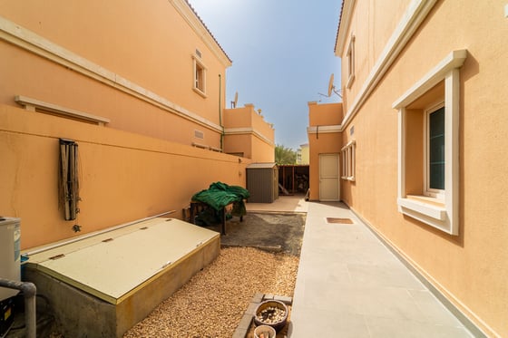 Vacant Unit | Corner Plot | Pool........, picture 22