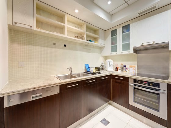 Prime location| Vacant on transfer | Huge layout, picture 4