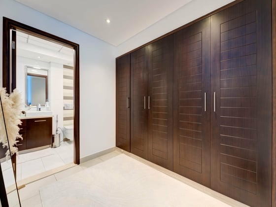 Prime location| Vacant on transfer | Huge layout, picture 8