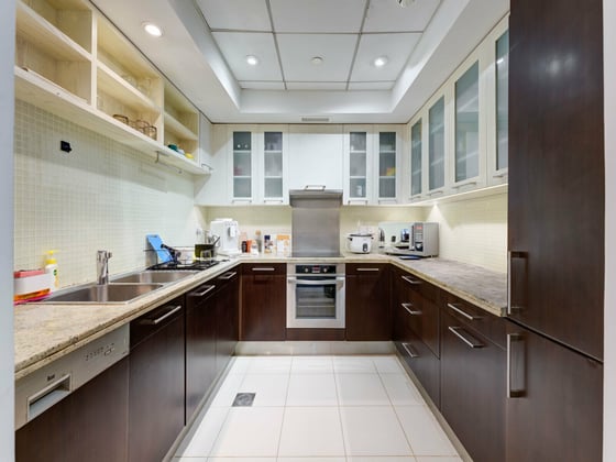 Prime location| Vacant on transfer | Huge layout, picture 5