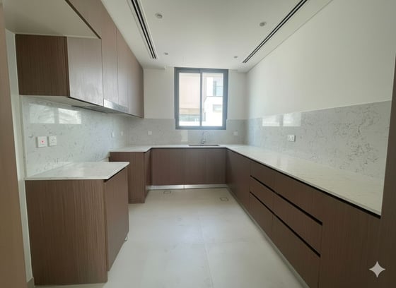 Brand New | Vacant | Modern Luxury......, picture 6