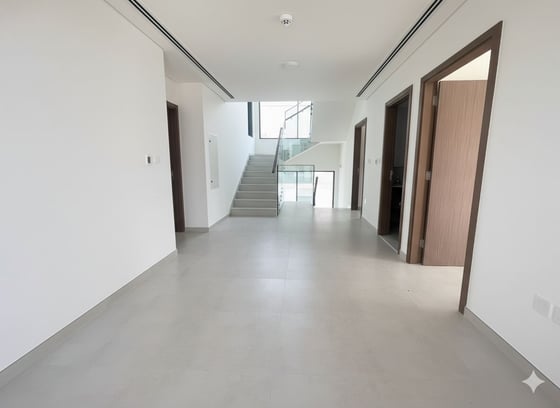 Brand New | Vacant | Modern Luxury......, picture 2