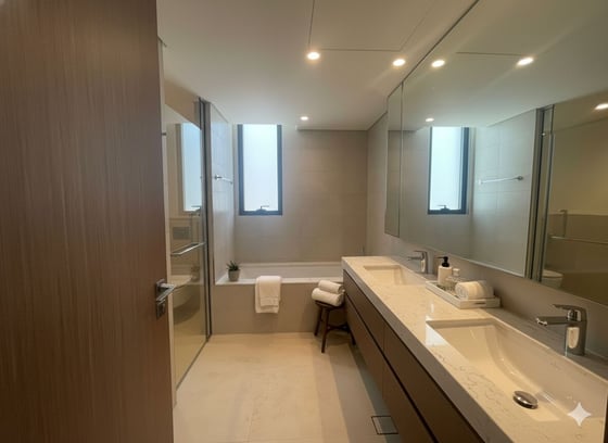 Brand New | Vacant | Modern Luxury......, picture 10