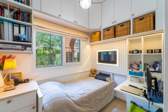 Renovated | Vacant on transfer | Single row, picture 8