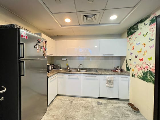 Spacious Layout | Vacant On Transfer | Vastu, picture 5