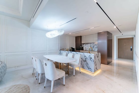 Dior Home | Burj Khalifa View | No Agents Please, picture 2