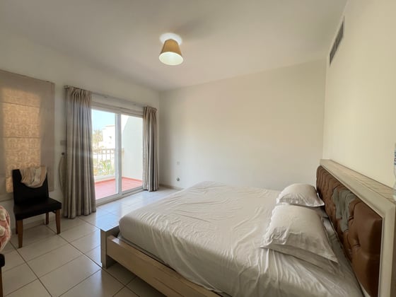 Landscaped Garden | Ready to Move | Spacious, picture 5