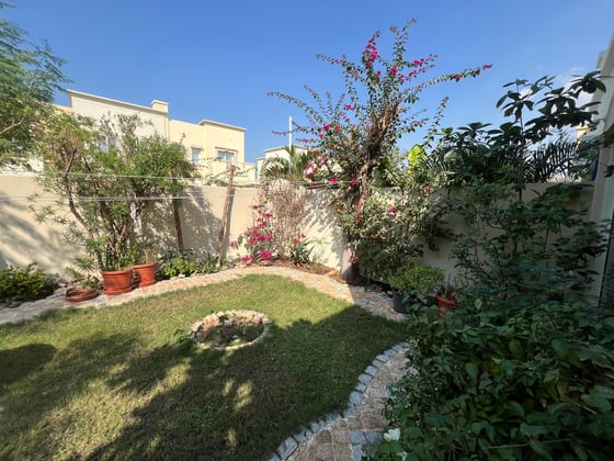 Landscaped Garden | Ready to Move | Spacious, picture 2