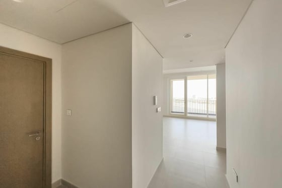 Vacant | Ready To Move | Good Views....., picture 3