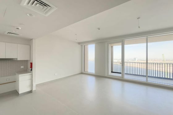 Vacant | Ready To Move | Good Views....., picture 1