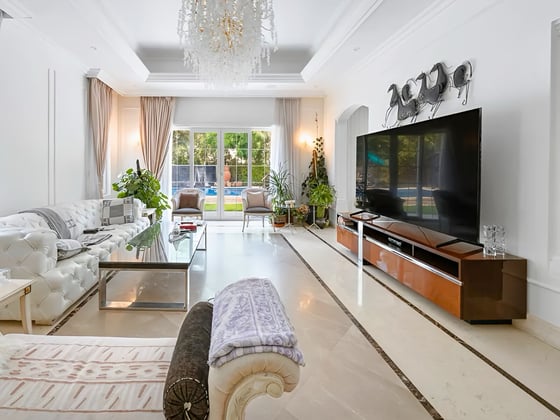 Elegant  |  Luxury  Villa  |  Huge  Plot, picture 4