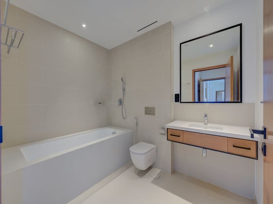 Rare Views | High Floor | Iconic Location, picture 9