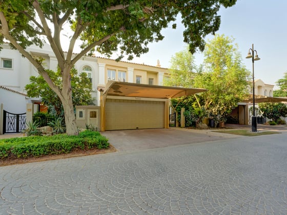 Vacant  |  Large Garden  |  Rare To Market, picture 1