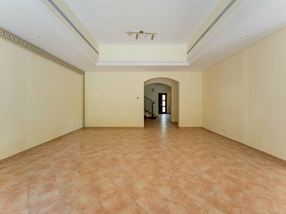 Vacant  |  Large Garden  |  Rare To Market, picture 7