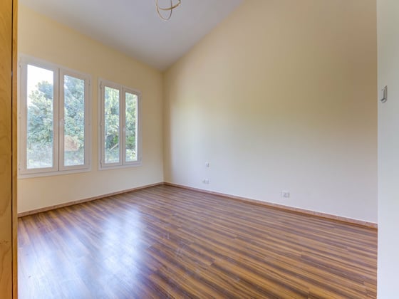Vacant  |  Large Garden  |  Rare To Market, picture 11