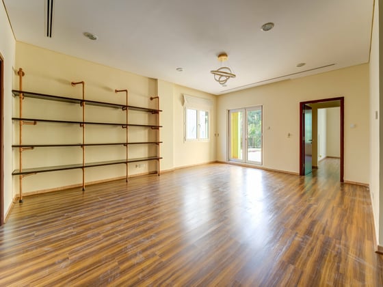 Vacant  |  Large Garden  |  Rare To Market, picture 9