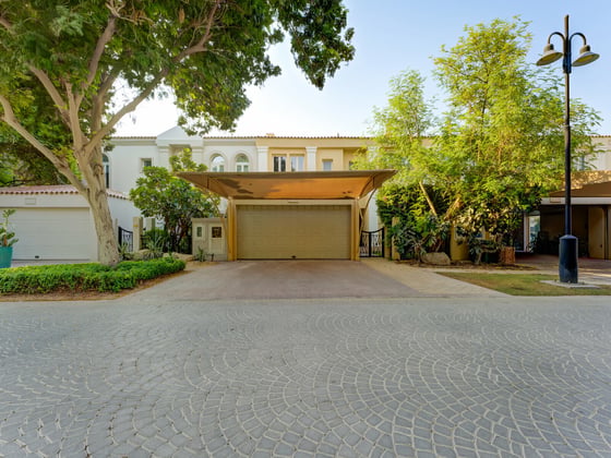 Vacant  |  Large Garden  |  Rare To Market, picture 2