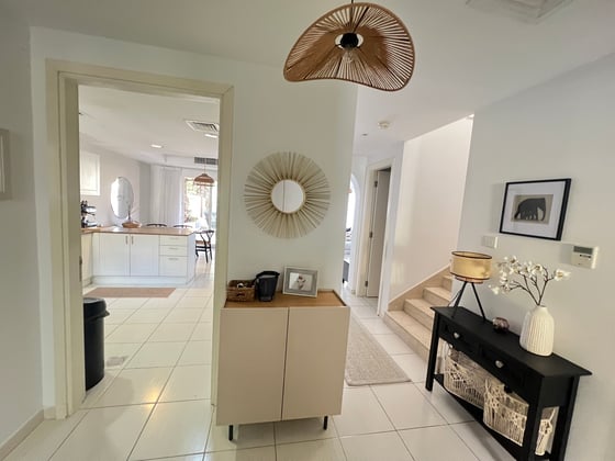 Landscaped | Unfurnished | Available May, picture 4
