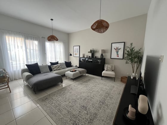 Landscaped | Unfurnished | Available May, picture 3