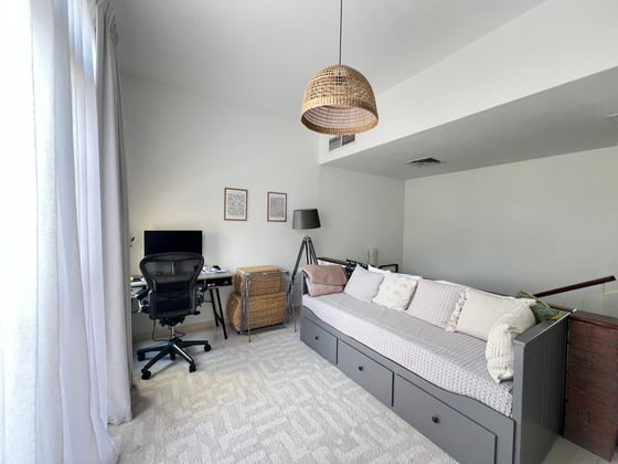 Landscaped | Unfurnished | Available May, picture 7