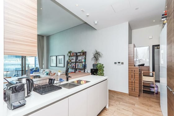Stunning View| Fully Upgraded| Vacant On Transfer, picture 5