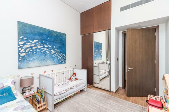 Stunning View| Fully Upgraded| Vacant On Transfer, picture 8