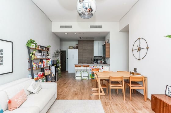 Stunning View| Fully Upgraded| Vacant On Transfer, picture 6