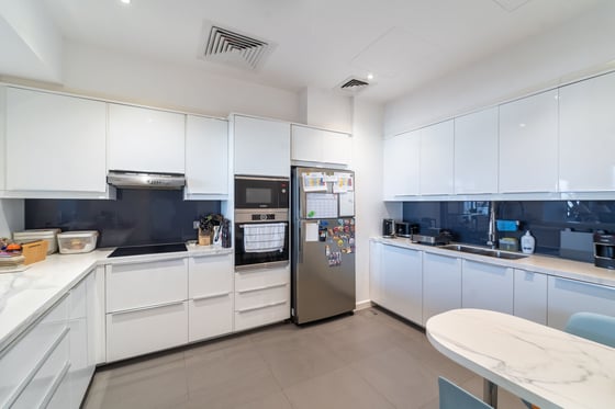 Private Beach Access | Sea View |  Prime Location, picture 11
