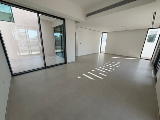 Brand New  |  Backing Park  |  Spacious., picture 7