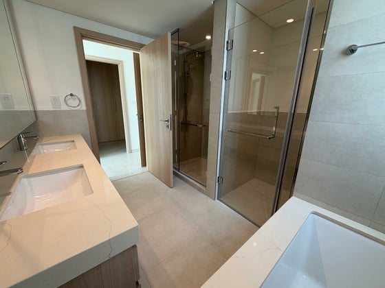 Brand New  |  Backing Park  |  Spacious., picture 20