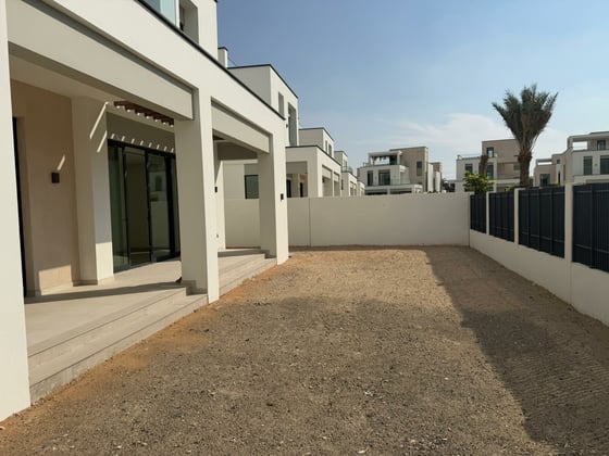 Brand New  |  Backing Park  |  Spacious., picture 29