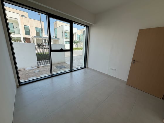 Brand New  |  Backing Park  |  Spacious., picture 11