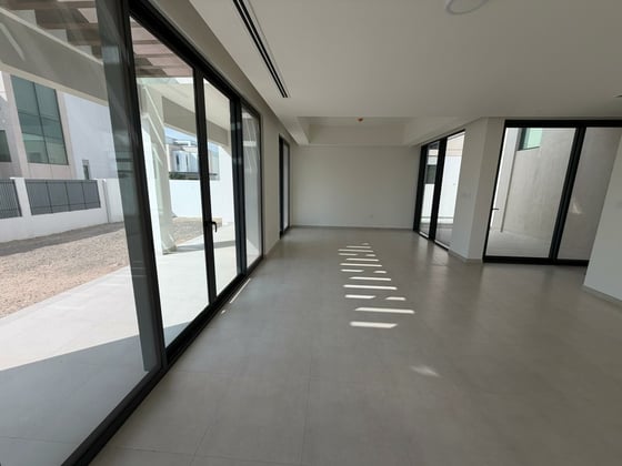Brand New  |  Backing Park  |  Spacious., picture 6