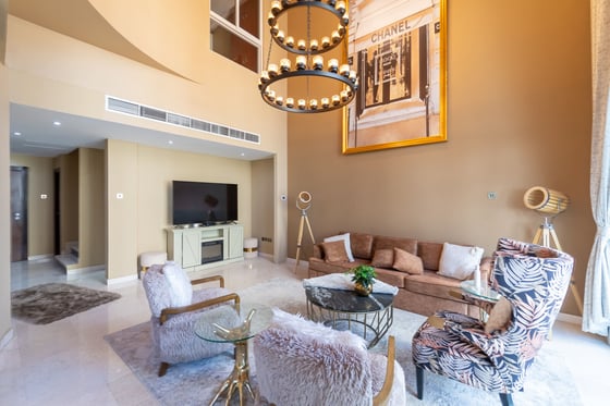 Fully Furnished  |  Vacant  |  Upgraded., picture 2