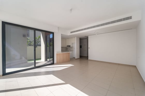 Vacant Now | Spacious Layout | Great Location, picture 6