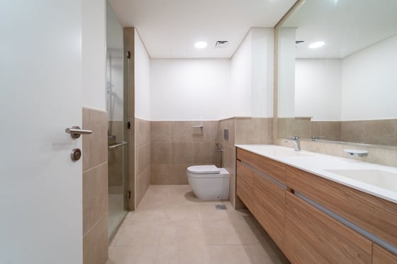 Cheapest | Vacant 2 Bedroom |  On The Market, picture 11