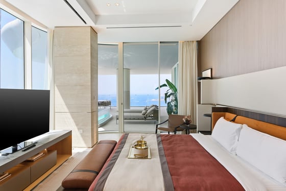 ** Elegant Beachfront Living | Bluewaters View **, picture 7
