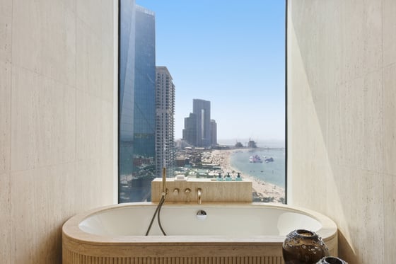 ** Elegant Beachfront Living | Bluewaters View **, picture 10