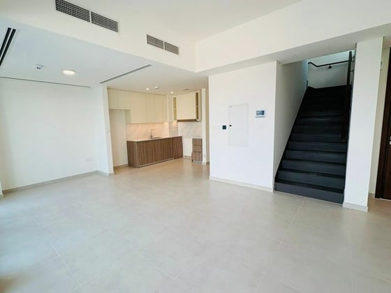 Vacant Soon | Great Location | Spacious Layout, picture 2