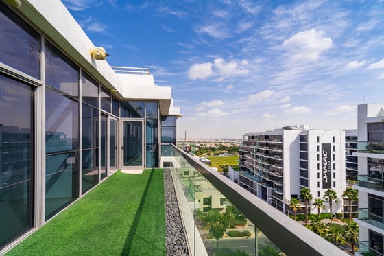 Golf View | Real Unit | Top Floor | Vacant, picture 1