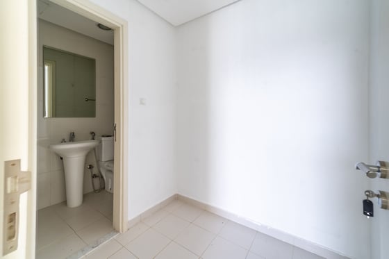 Golf View | Real Unit | Top Floor | Vacant, picture 12